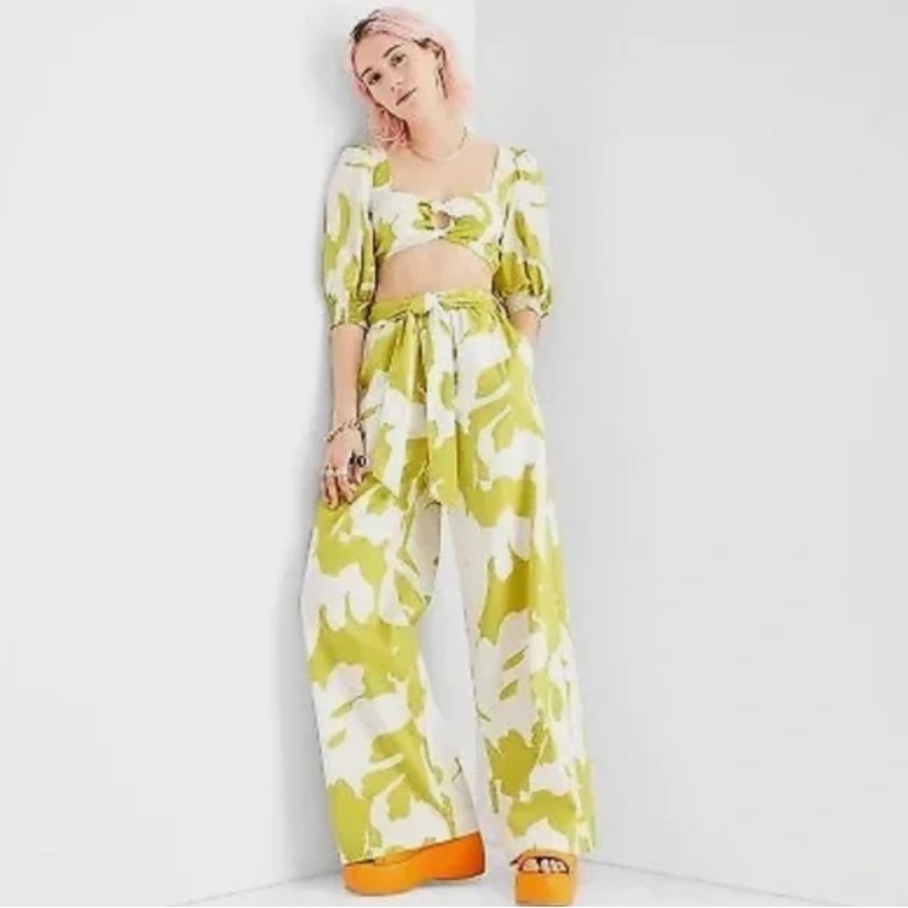 Alani Noelle Women's Two Piece Floral Print Set